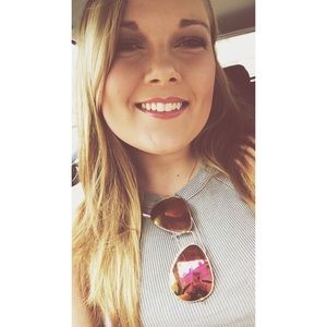 Meet your Posher, Abby